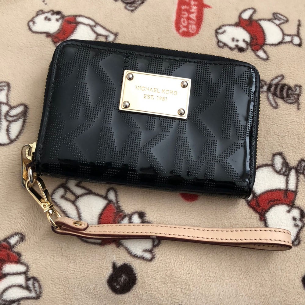 Michael Kors wristlet